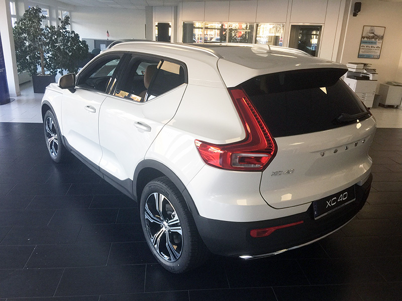 2020 Volvo XC40 T5 AWD Inscription - 7678300 - Capitol Motors