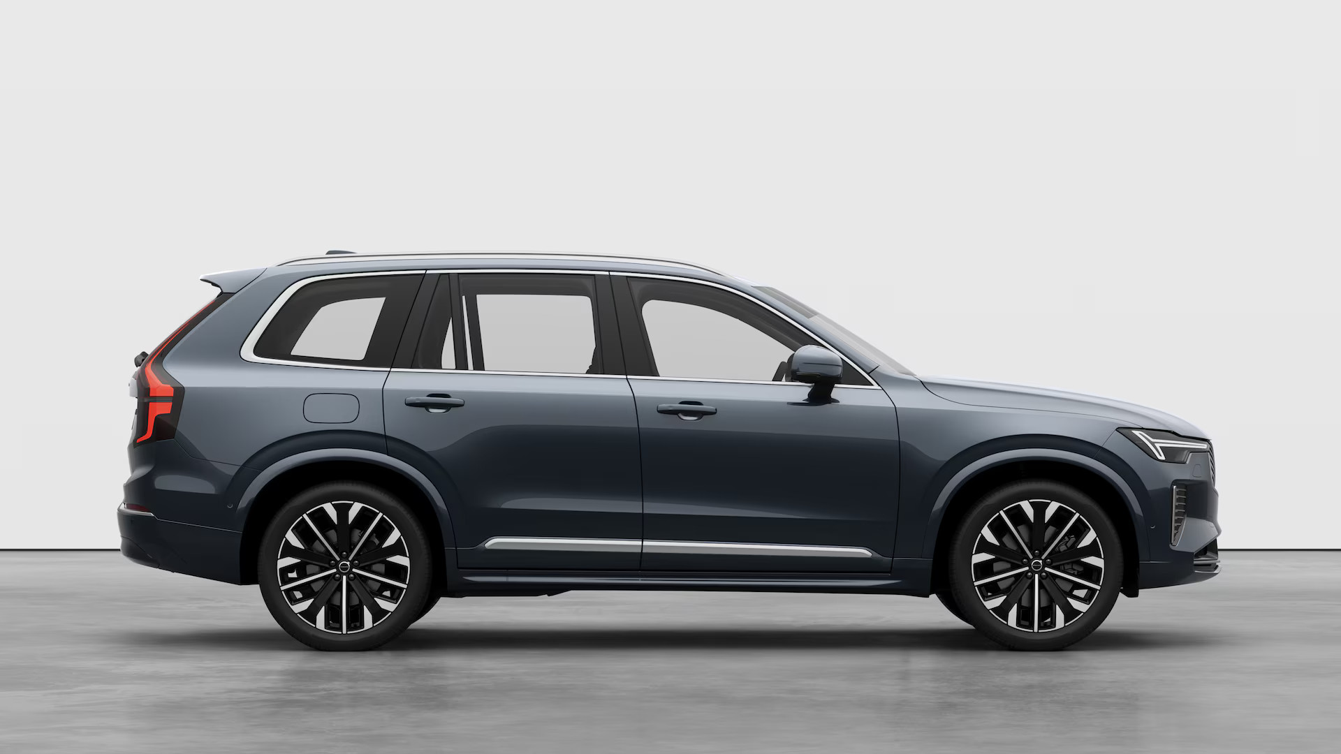 2025.5_XC90 T8 Ultra-21in-Alloy_723_Denim-Blue_exterior-studio-Right-Profile 2025.5_XC90 T8 Ultra - Denim Blue