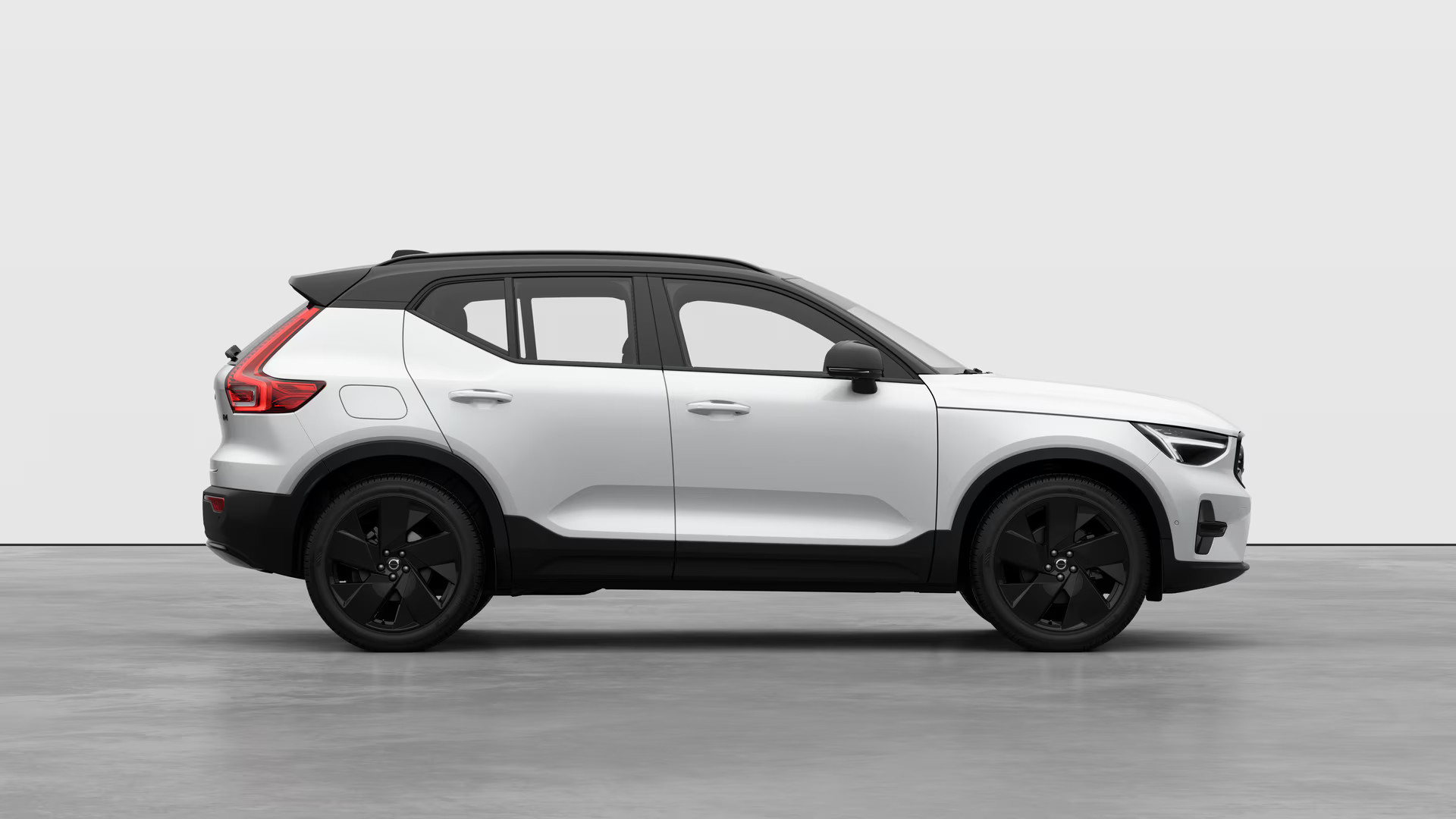 2026-XC40-Black-Edition_Crystal-White