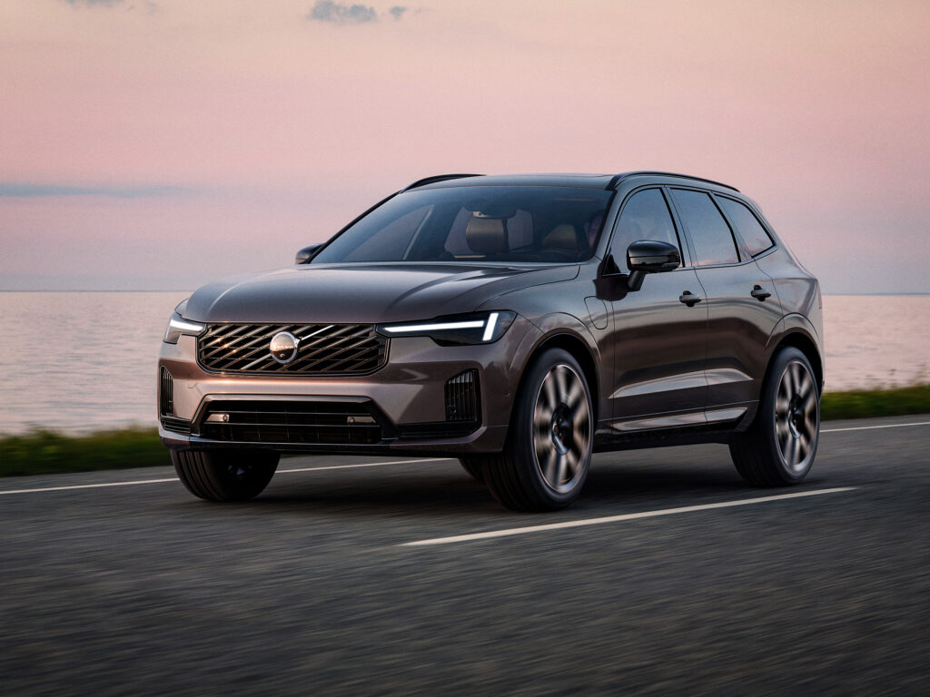 2028 XC60 T8 